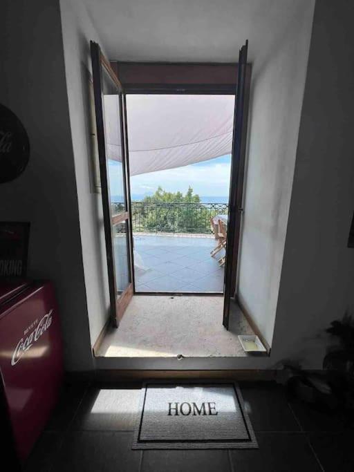 Kamyhouse Una Tranquilla Struttura Nel Verde Villa Naples Exterior photo